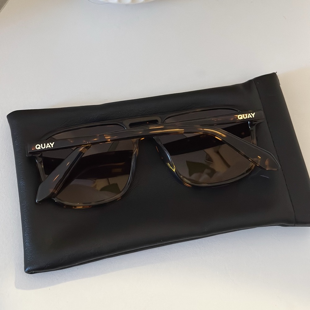Quay Australia Rectangular Tortoise Sunglasses Br… - image 6
